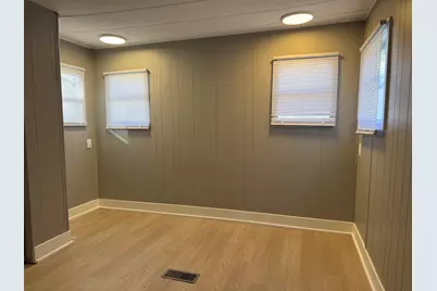 303 Lorraine Drive, Freeport, IL 61032 - Photo 23