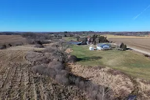 395 W Cedarville Rd, Freeport, IL 61032 - Photo 45