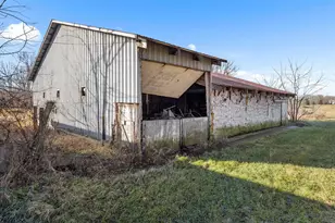 395 W Cedarville Rd, Freeport, IL 61032 - Photo 41