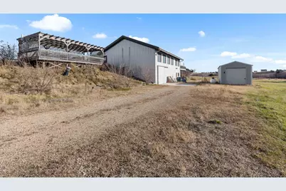 395 W Cedarville Road, Freeport, IL 61032 - Photo 27