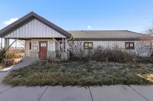 395 W Cedarville Rd, Freeport, IL 61032 - Photo 17