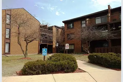 2929 Sunnyside Dr Unit 123B, Rockford, IL 61114 - Photo 1