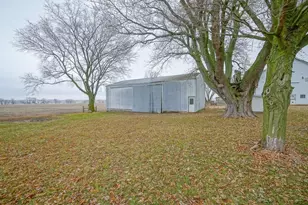 2610 S Klinger Rd, Pecatonica, IL 61063 - Photo 3
