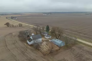 2610 S Klinger Rd, Pecatonica, IL 61063 - Photo 7