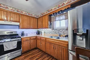 1105 Colonial Dr, Machesney Park, IL 61115 - Photo 9