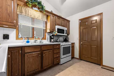 125 SE Heath Cliff Drive, Poplar Grove, IL 61065 - Photo 7