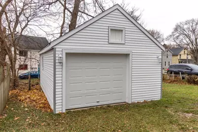 325 W Stearns Street, Freeport, IL 61032 - Photo 21
