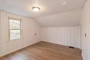 325 W Stearns St, Freeport, IL 61032 - Photo 17