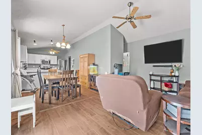 625 Robert Avenue, Rockford, IL 61107 - Photo 9