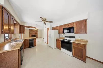 2010 Cimarron Drive, Freeport, IL 61032 - Photo 25