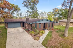 7604 Larwinn Dr, Rockford, IL 61107 - Photo 5