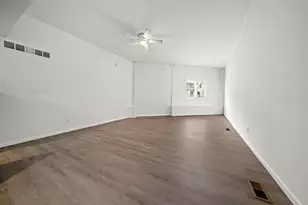 909-911 Ridge Ave, Rockford, IL 61103 - Photo 9