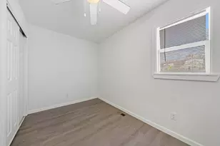 909-911 Ridge Ave, Rockford, IL 61103 - Photo 13