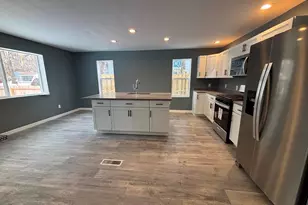 3137 Collins St, Rockford, IL 61109 - Photo 5