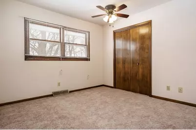 1918 Oak Leaf Court, South Beloit, IL 61080 - Photo 9