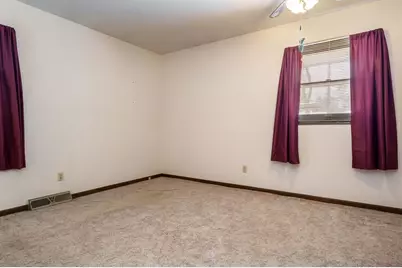 1918 Oak Leaf Court, South Beloit, IL 61080 - Photo 11