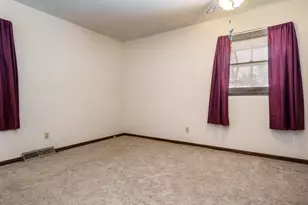 1918 Oak Leaf Ct, South Beloit, IL 61080 - Photo 11