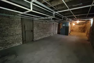 125 N 9th St, Rockford, IL 61107 - Photo 5