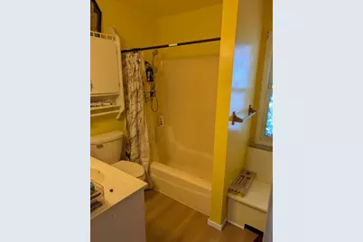 717 W Pleasant Street, Freeport, IL 61032 - Photo 5