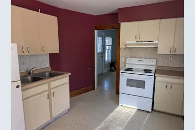 717 W Pleasant Street, Freeport, IL 61032 - Photo 13