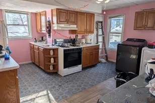 717 W Pleasant St, Freeport, IL 61032 - Photo 7