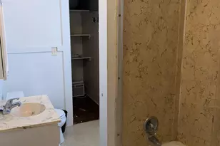 717 W Pleasant St, Freeport, IL 61032 - Photo 15