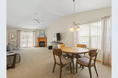 2422 Arnold Avenue, Rockford, IL 61108 - Photo 9