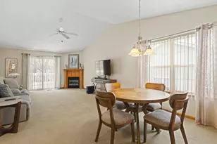 2422 Arnold Ave, Rockford, IL 61108 - Photo 9