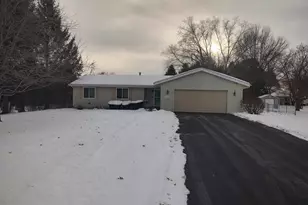 1128 Royal Aberdeen Dr, Rockford, IL 61103 - Photo 1