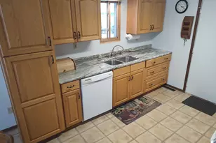 1128 Royal Aberdeen Dr, Rockford, IL 61103 - Photo 3