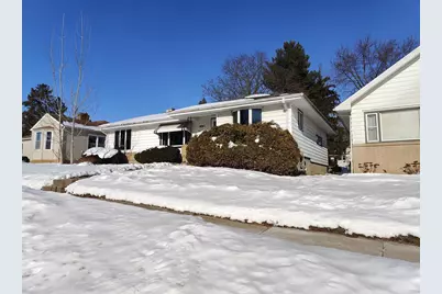 1424 W American, Freeport, IL 61032 - Photo 5