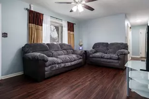 202 W Renrose Ave, Loves Park, IL 61111 - Photo 3