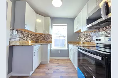 913 Loomis St, Rockford, IL 61102 - Photo 5