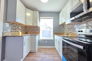 913 Loomis St, Rockford, IL 61102 - Photo 5