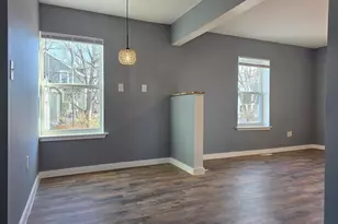 913 Loomis St, Rockford, IL 61102 - Photo 9