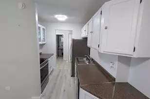 9128 W Terrace Dr, Niles, IL 60714 - Photo 7