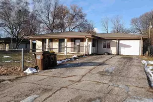 3321 W Riverside Blvd, Rockford, IL 61103 - Photo 3