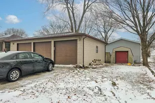 203 Monroe St, Monroe Center, IL 61052 - Photo 19