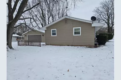 1002 Fieldcrest Drive, Rockford, IL 61101 - Photo 3