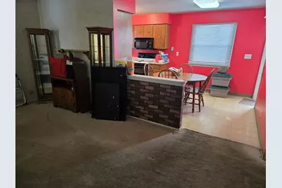 1002 Fieldcrest Drive, Rockford, IL 61101 - Photo 5