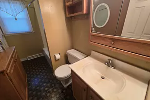 1002 Fieldcrest Dr, Rockford, IL 61101 - Photo 11