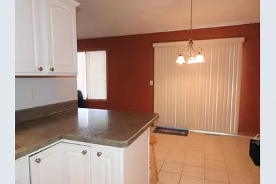 910 High Point Drive, Rockton, IL 61072 - Photo 9