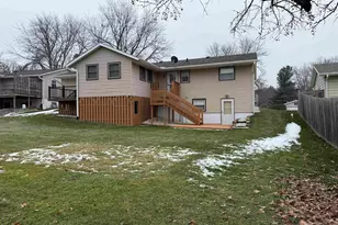 559 N Greenfield Dr, Freeport, IL 61032 - Photo 25