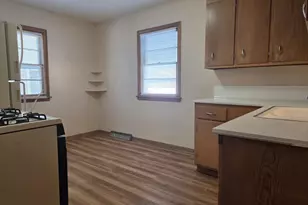 1123 16th St, Rockford, IL 61104 - Photo 5