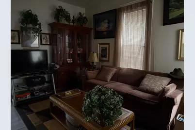 118 N Green Ave, Freeport, IL 61032 - Photo 3
