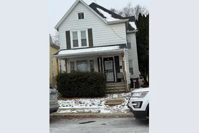 118 N Green Ave, Freeport, IL 61032 - Photo 1