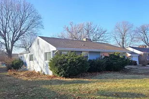 2310 N Winnebago Ave, Rockford, IL 61103 - Photo 1