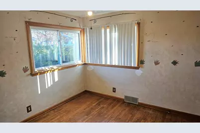 2310 N Winnebago Avenue, Rockford, IL 61103 - Photo 11