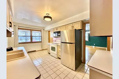 4012 Pleasant Valley Boulevard, Rockford, IL 61114 - Photo 7