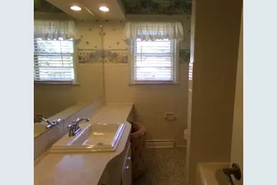 1435 Bolkinwood Drive, Freeport, IL 61032 - Photo 17